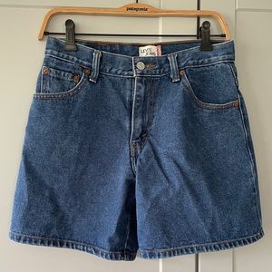 Levis jean shorts